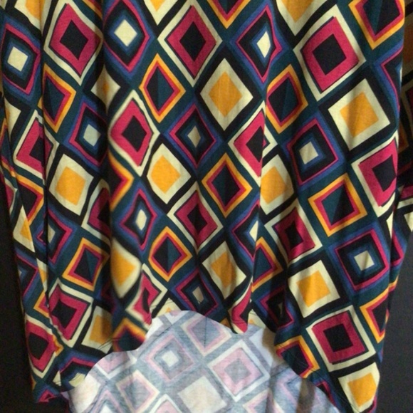 LulaRoe Irma -Tunic Geometric Short Sleeve H-Low Retro NWT - Picture 3 of 5